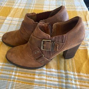Clark heeled buckle booties!